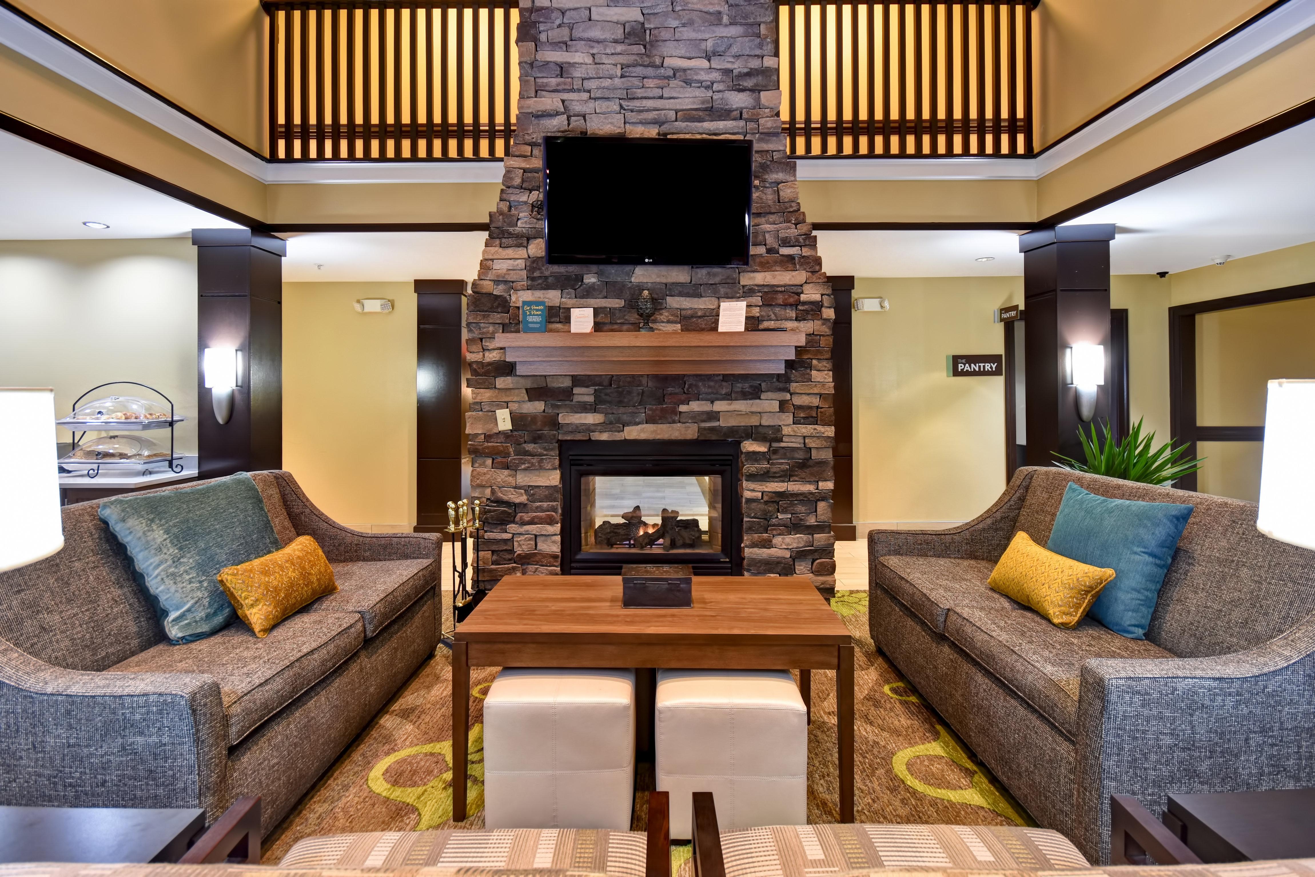 Staybridge Suites Grand Rapids-Kentwood By Ihg Cascade Exterior foto