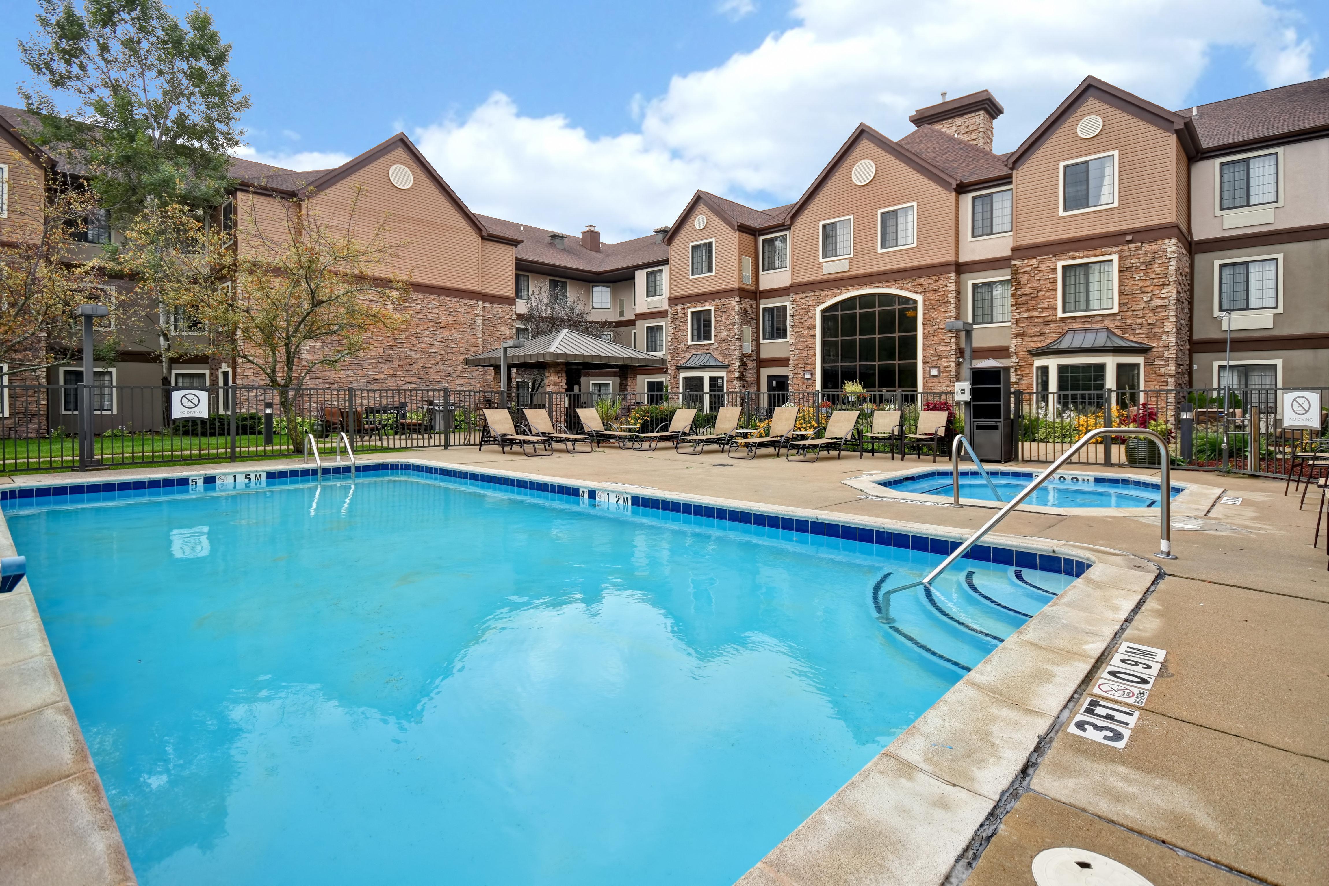 Staybridge Suites Grand Rapids-Kentwood By Ihg Cascade Exterior foto